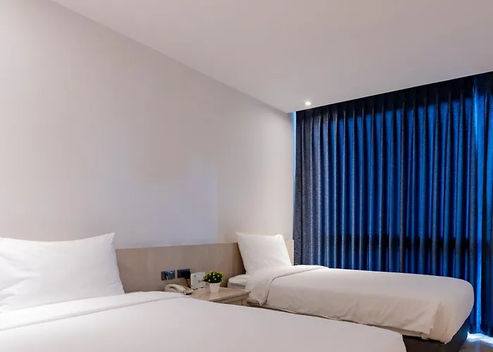 Sukhothai Ruam Ruedi Hotel