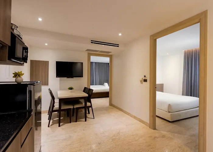 Sukhothai Ruam Ruedi Hotel 3*