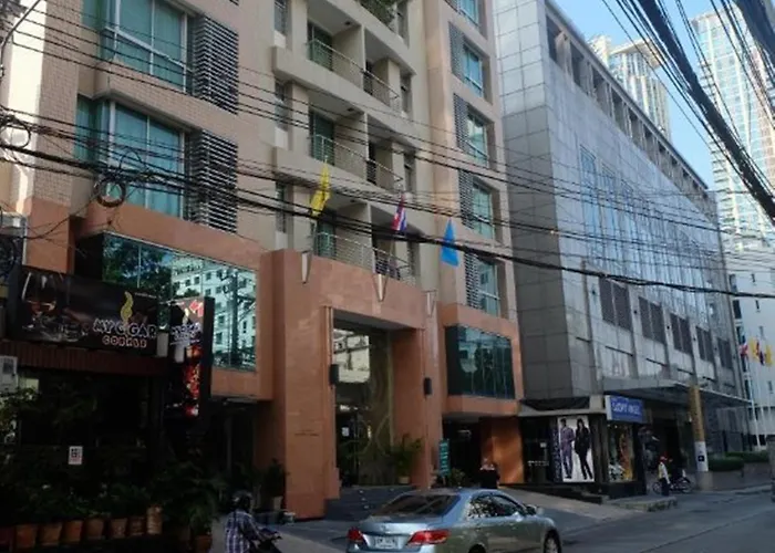 Sukhothai Ruam Ruedi Hotel 3*